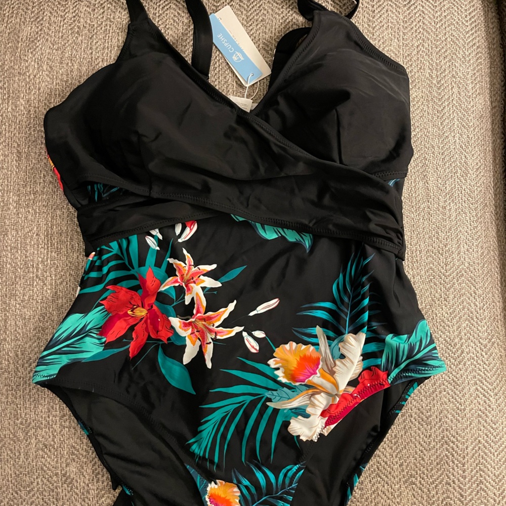 Cupshe tropic floral one piece